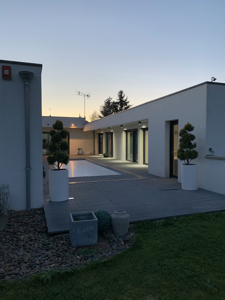 Éclairage extérieur jardin terrasse avec spots sol à Troyes