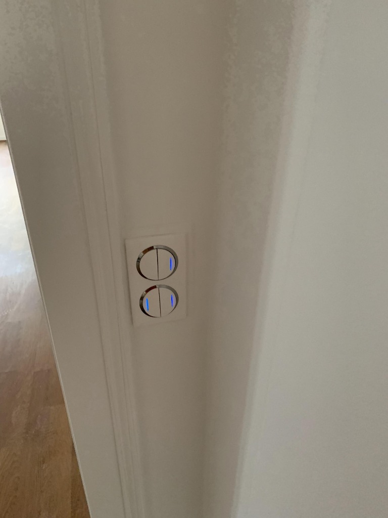 Installation électrique faux plafond semi-encastrée