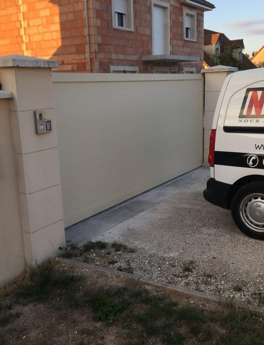 Motorisation de portail battant à Troyes – Pose par Nour-Elec