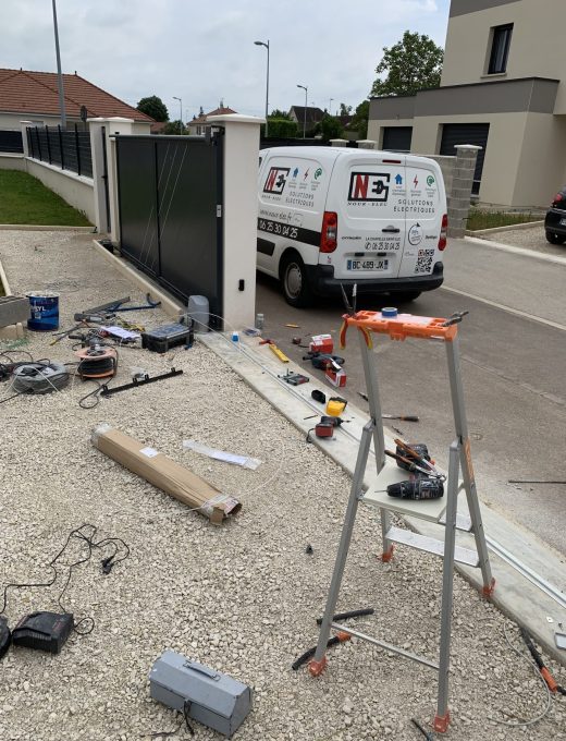 Motorisation de portail battant à Troyes – Pose par Nour-Elec